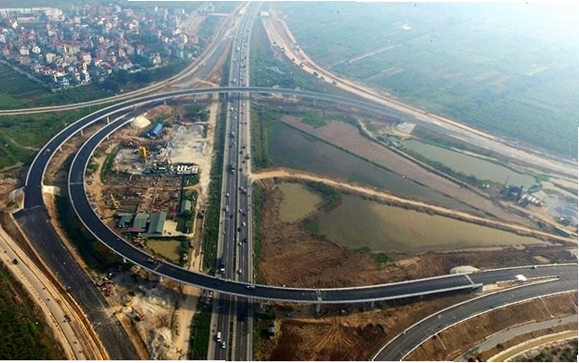 Đường cao tốc 5B kết nối Hà Nội và Hải Phòng, thuận tiện cho việc đi Cát Bà