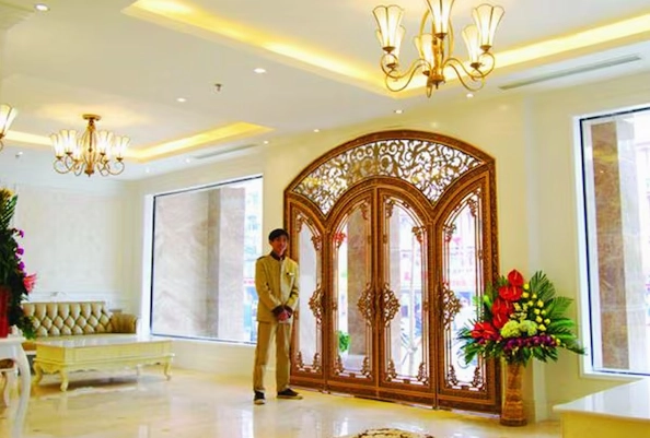 Khách sạn City Bay Palace Hạ Long: Trải nghiệm và Tiện nghi