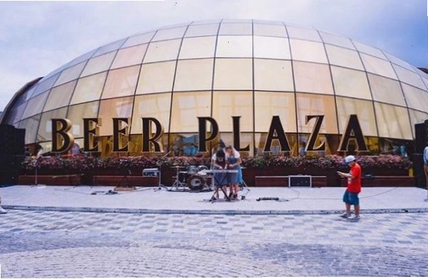 Khu vực Beer Plaza tại Bà Nà Hills