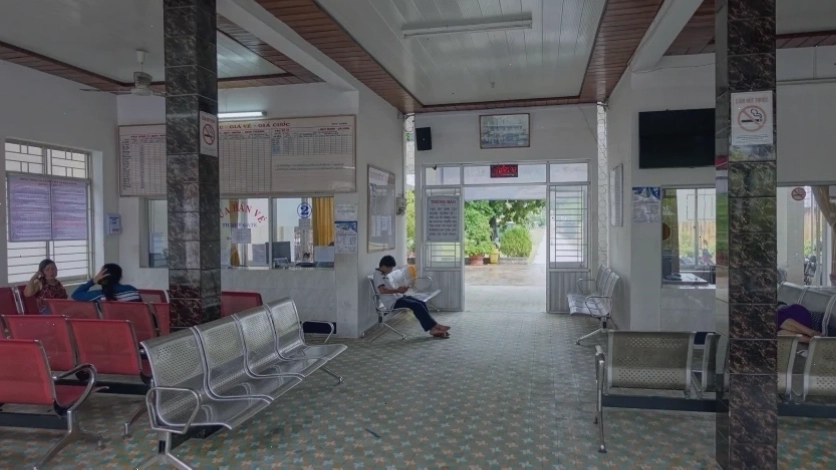Khung cảnh bên ngoài ga Quy Nhơn