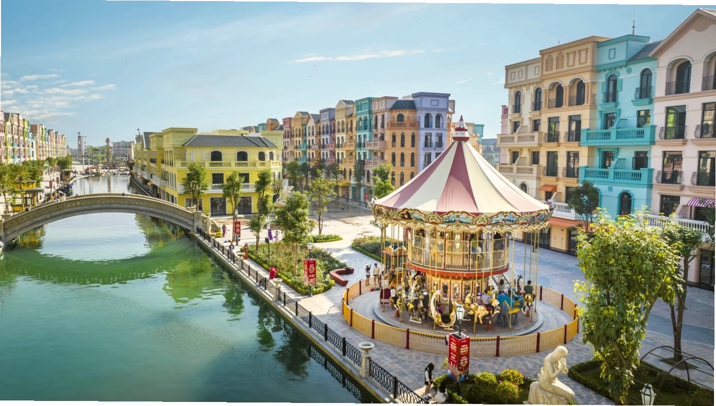 Trải nghiệm thuyền Gondola tại phân khu The Venice