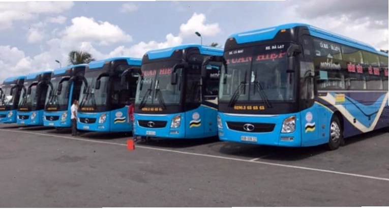 Xe giường nằm của nhà xe Bốn Luyện Express trên đường đi Đà Lạt